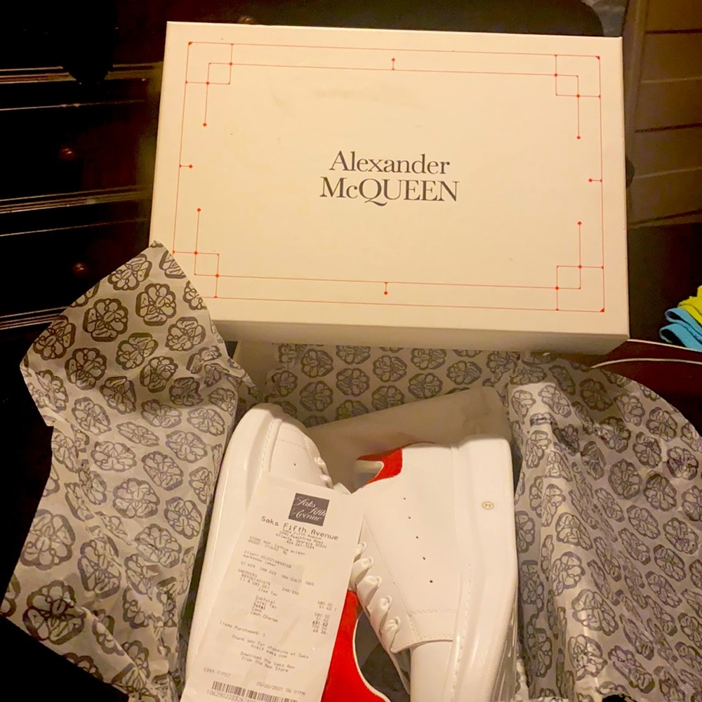 ALEXANDER MCQUEEN
